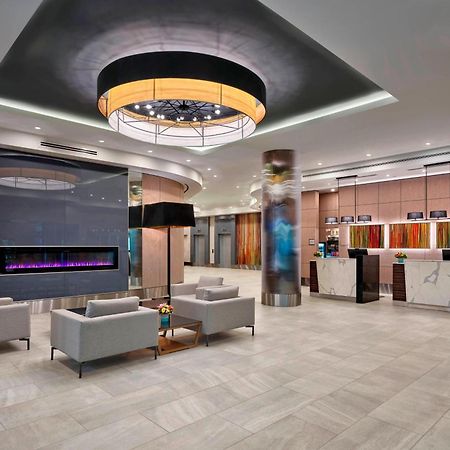 Delta Hotels By Marriott Edmonton Centre Suites Екстериор снимка