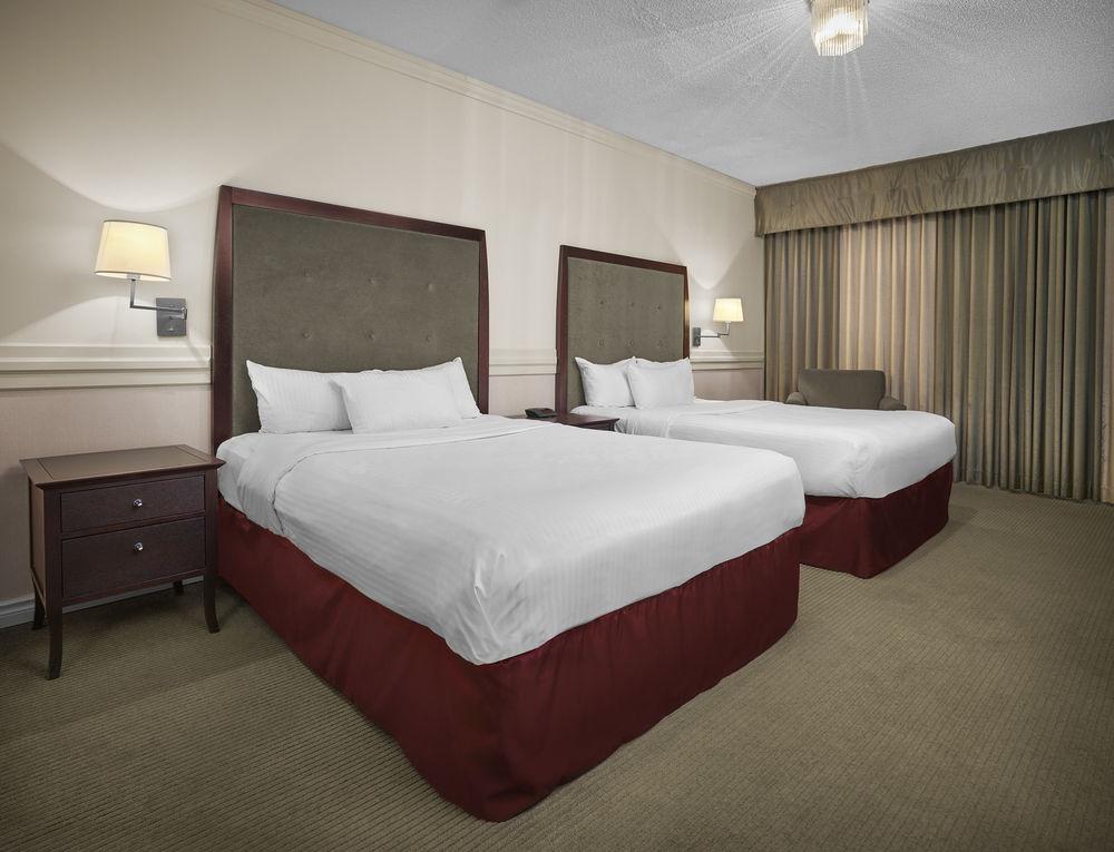 Delta Hotels By Marriott Edmonton Centre Suites Екстериор снимка