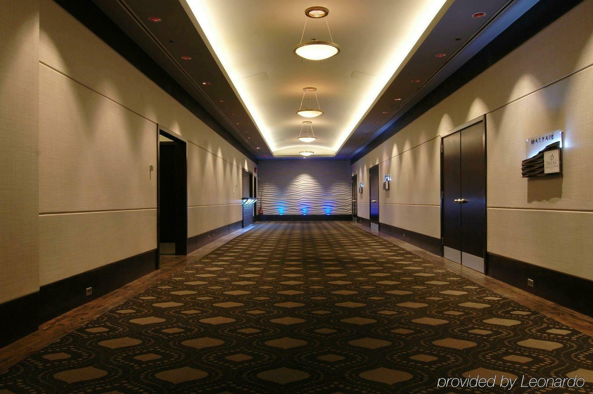 Delta Hotels By Marriott Edmonton Centre Suites Екстериор снимка